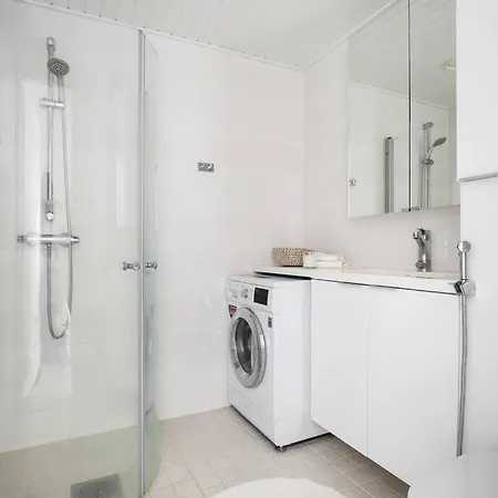 Floor Tarutie * Kirkkonummi